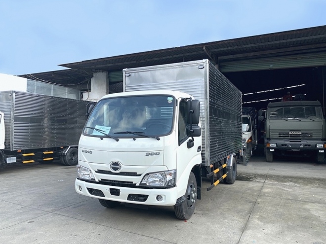 Xe tải HINO XZU650